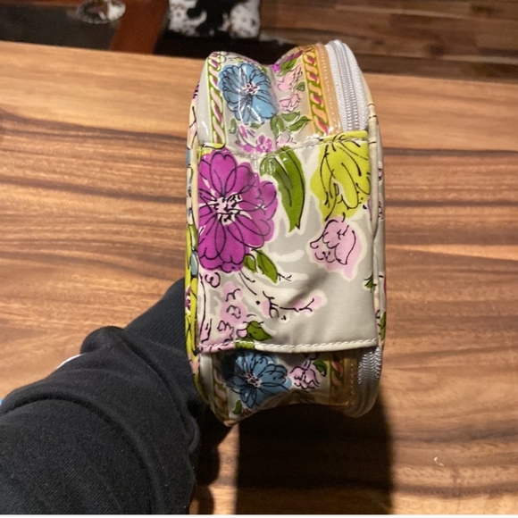 VERA BRADLEY MAKEUP BAG  7 X 6.5 EUC. - Picture 4 of 10